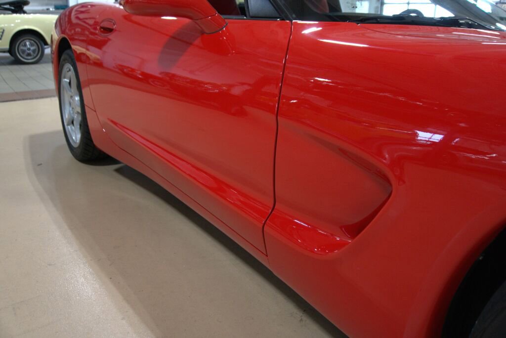 Used 2000 Chevrolet Corvette Coupe w/ Roof Pkg RWD image 24