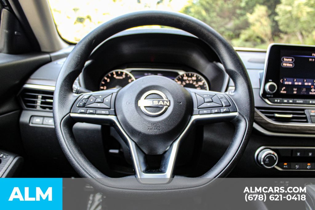 Used 2025 Nissan Altima 2.5 SV FWD image 22