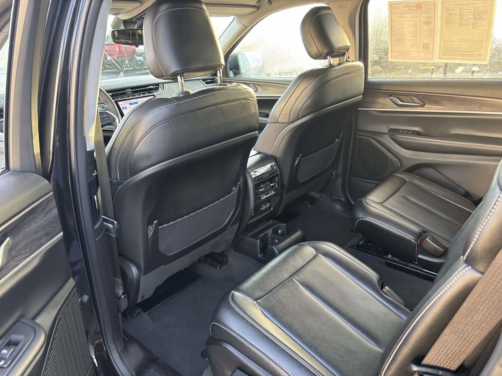 Used 2023 Jeep Grand Cherokee L Limited image 28