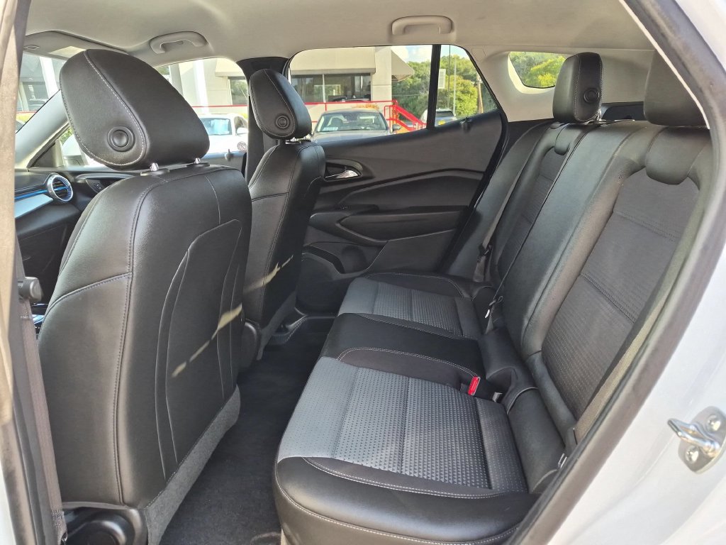 Used 2026 Chevrolet Trax LT FWD image 28