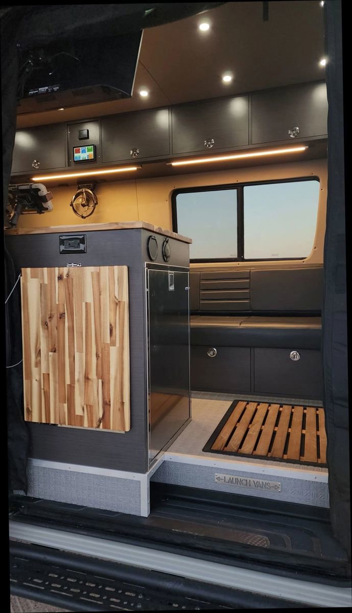 Used 2022 Mercedes-Benz Sprinter 2500 image 13