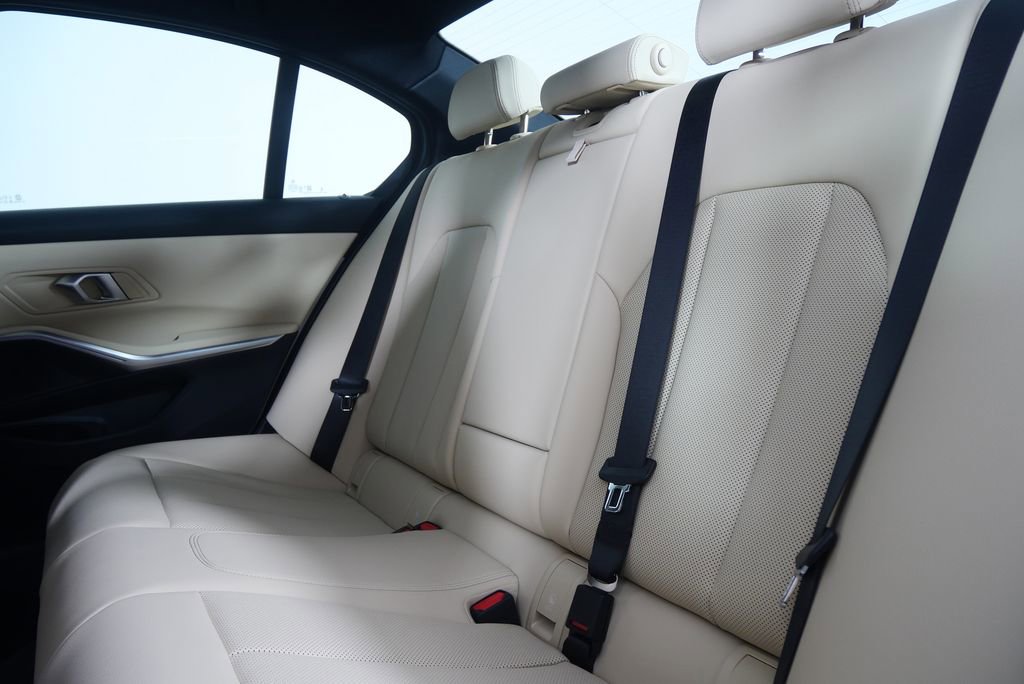 Used 2026 BMW 330i Sedan w/ Convenience Package image 16