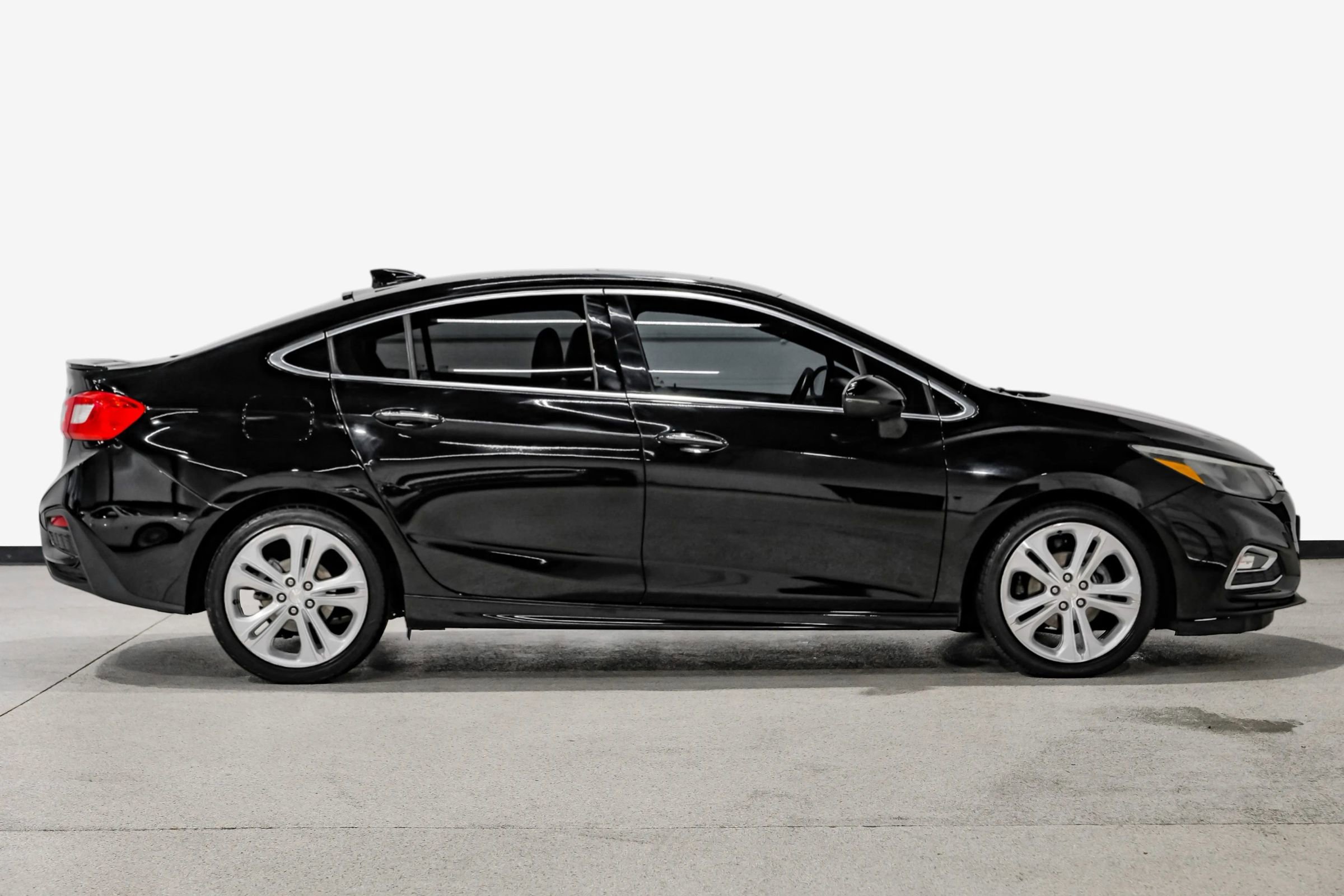 Used 2016 Chevrolet Cruze Premier image 5