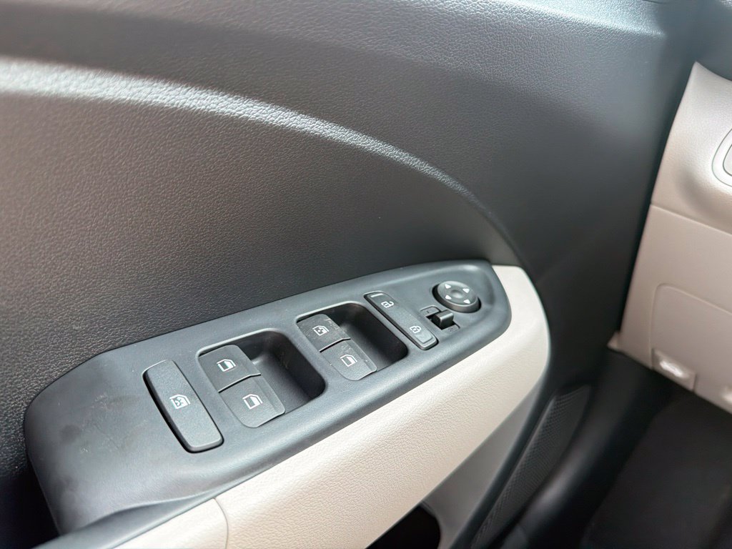 New 2026 Hyundai Venue SEL FWD image 28