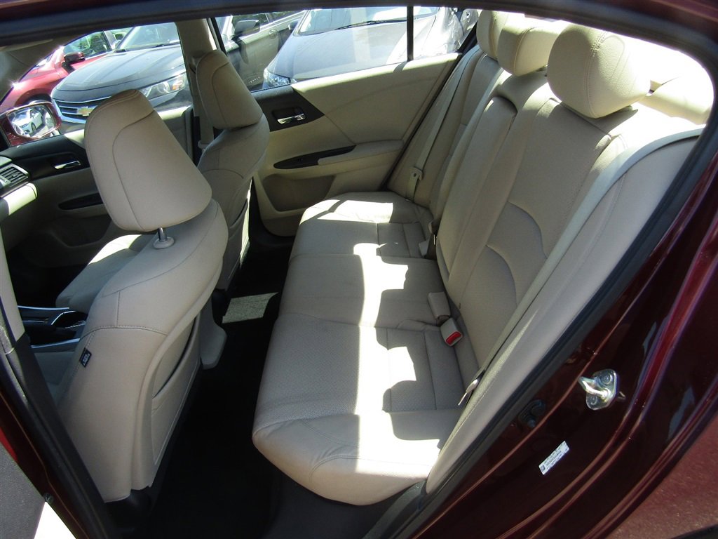 Used 2014 Honda Accord Touring image 18