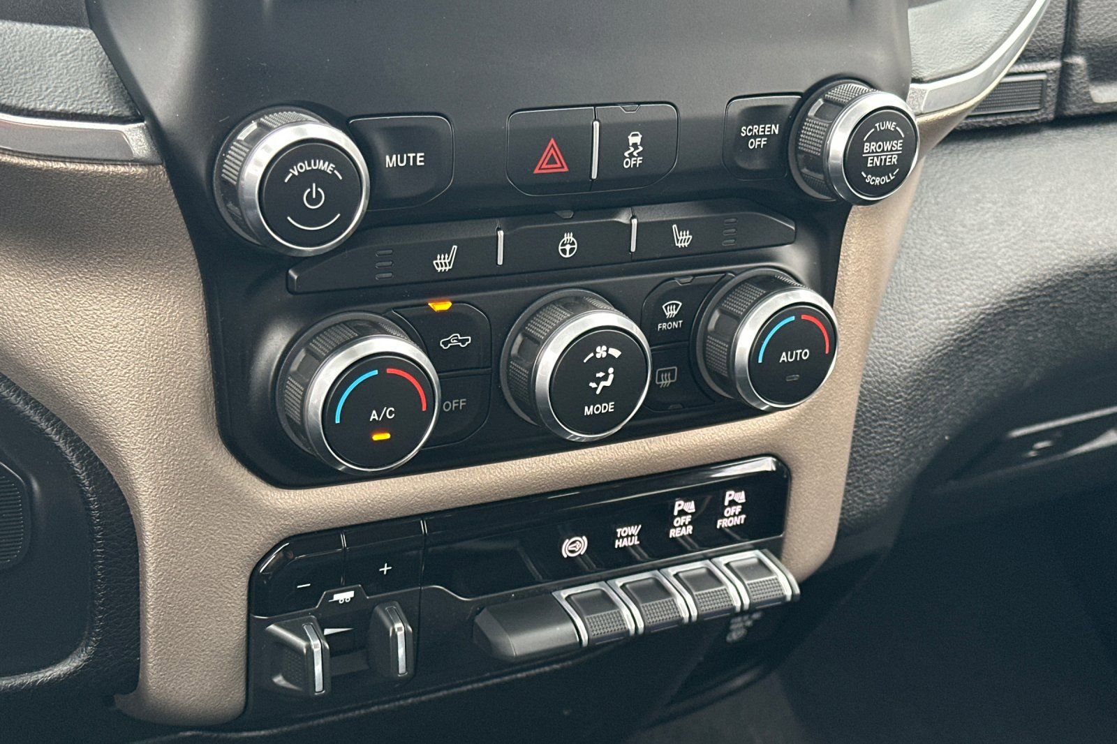 Used 2020 RAM 2500 Laramie image 19