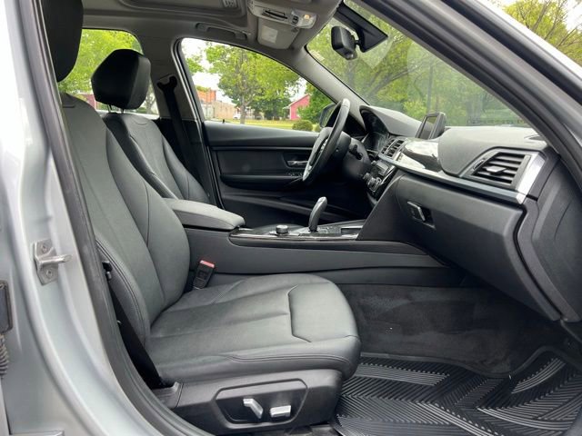 Used 2016 BMW 320i Sedan RWD image 23