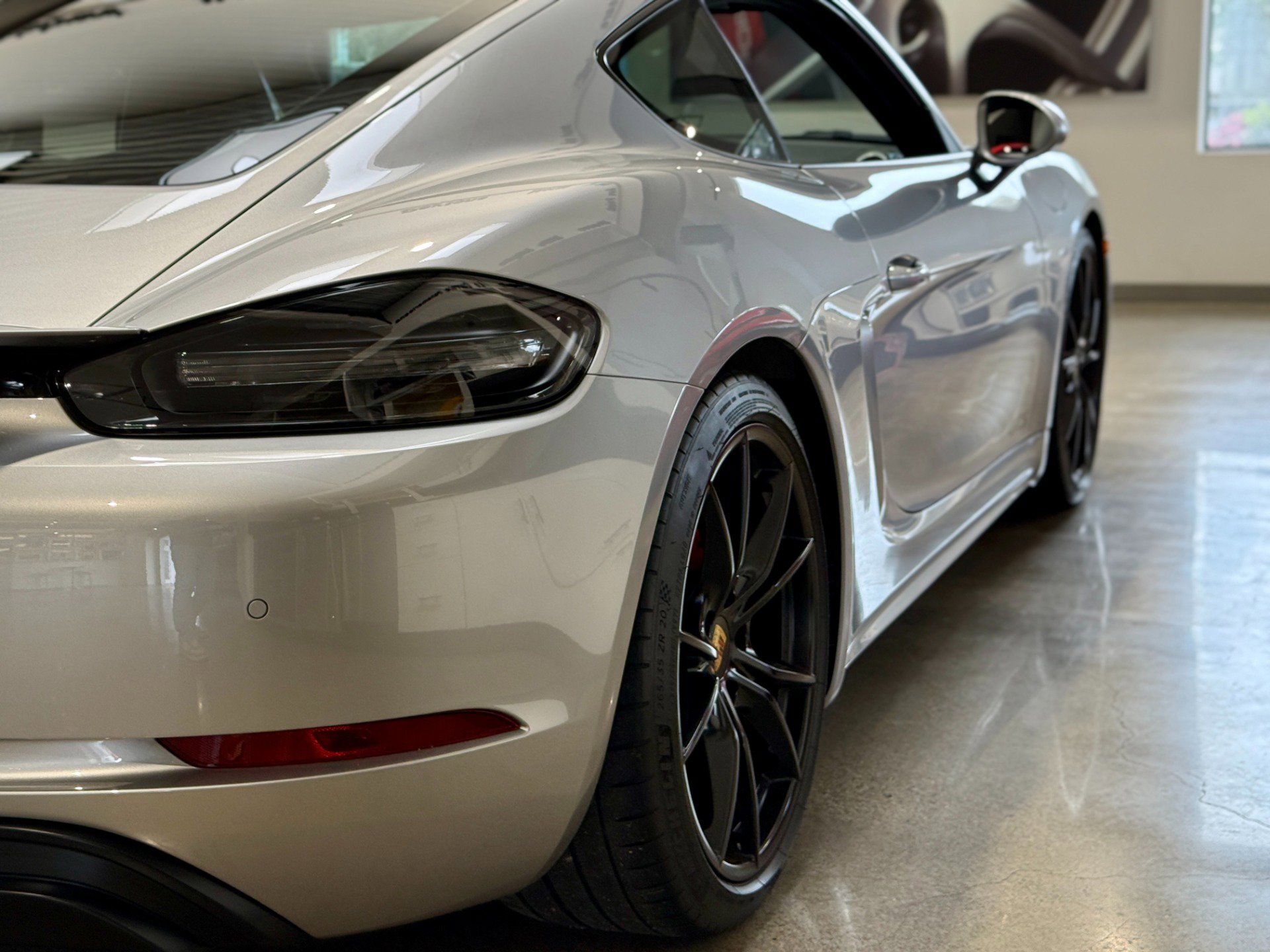 Used 2018 Porsche 718 Cayman GTS image 26