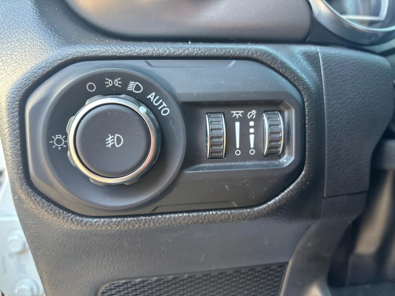 Used 2022 Jeep Wrangler Unlimited Sport image 16