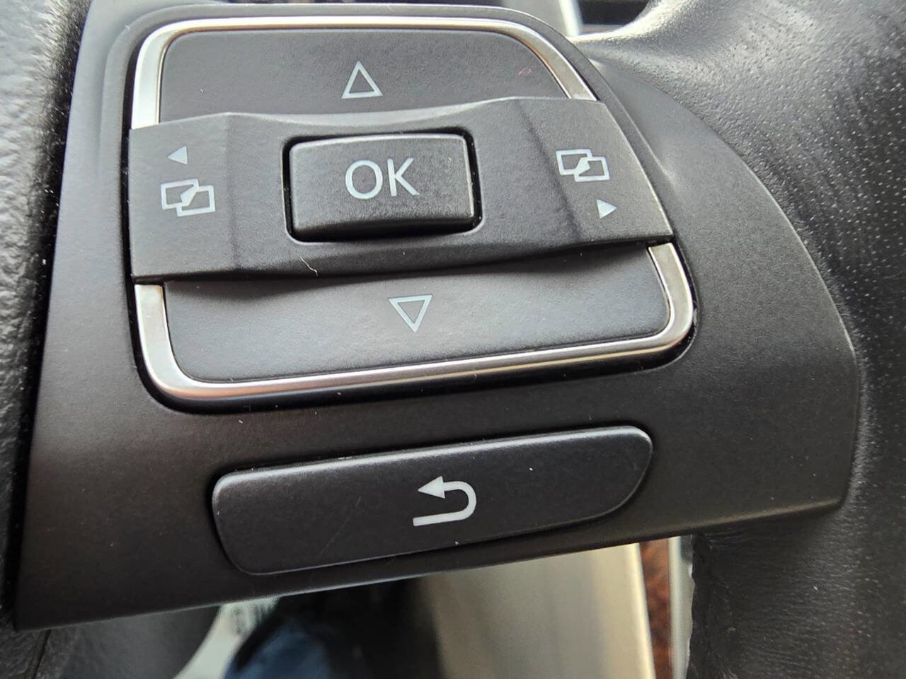 Used 2012 Volkswagen Passat 3.6 SEL Premium FWD image 18