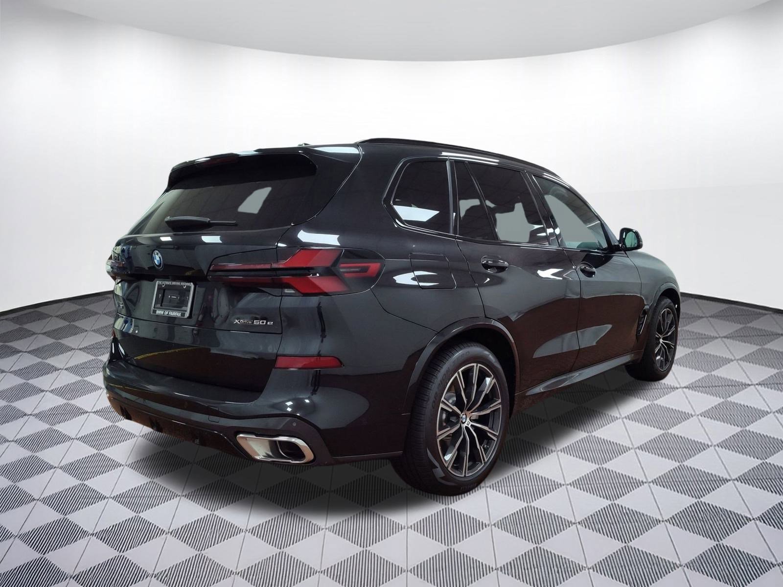 Used 2026 BMW X5 xDrive50e w/ M Sport Package image 9