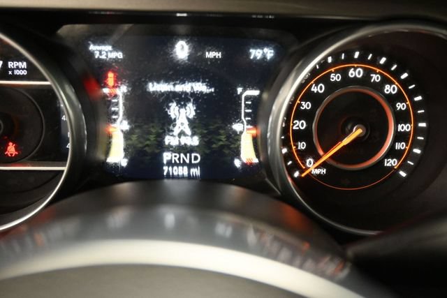 Used 2018 Jeep Wrangler Unlimited Sahara AWD/4WD image 9
