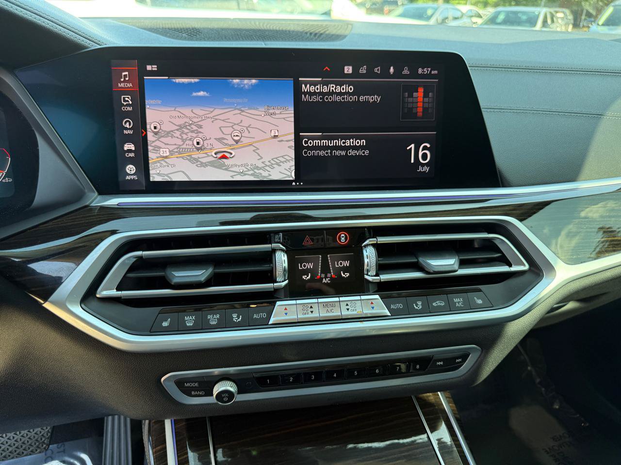 Used 2020 BMW X7 xDrive40i w/ Premium Package AWD/4WD image 22