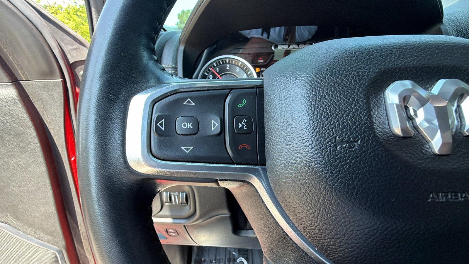 Used 2023 RAM 1500 Laramie AWD/4WD image 28