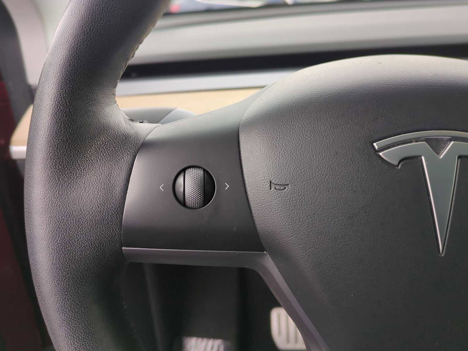 Used 2021 Tesla Model Y Performance image 22