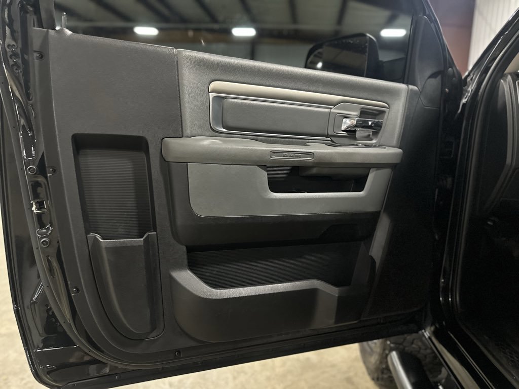 Used 2015 RAM 3500 Tradesman w/ Power & Remote Entry Group image 17