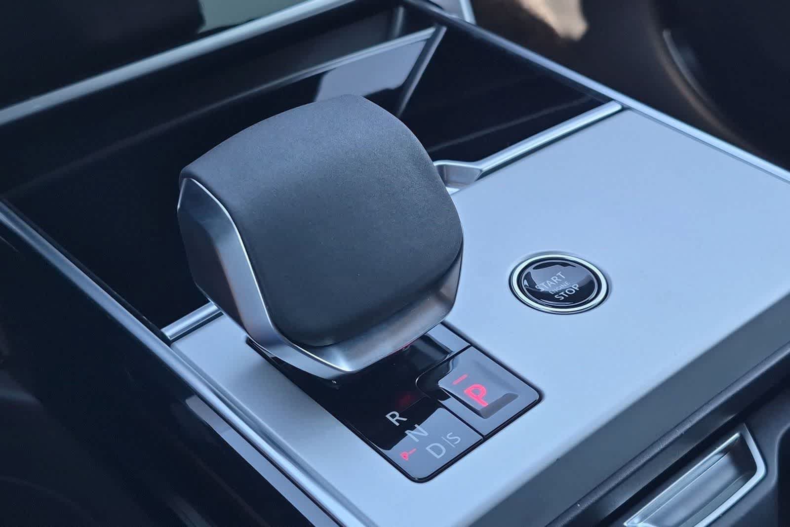 New 2026 Land Rover Range Rover SE AWD/4WD image 33