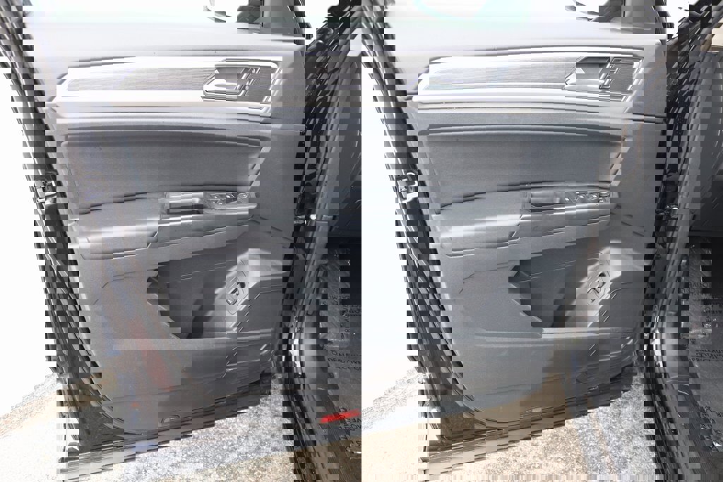 Used 2021 Volkswagen Atlas SEL image 35