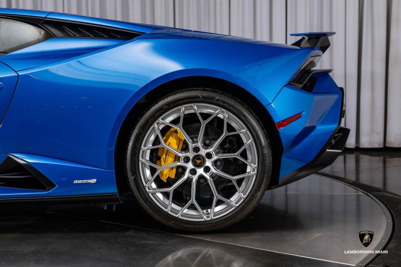 Used 2023 Lamborghini Huracan Tecnica image 12