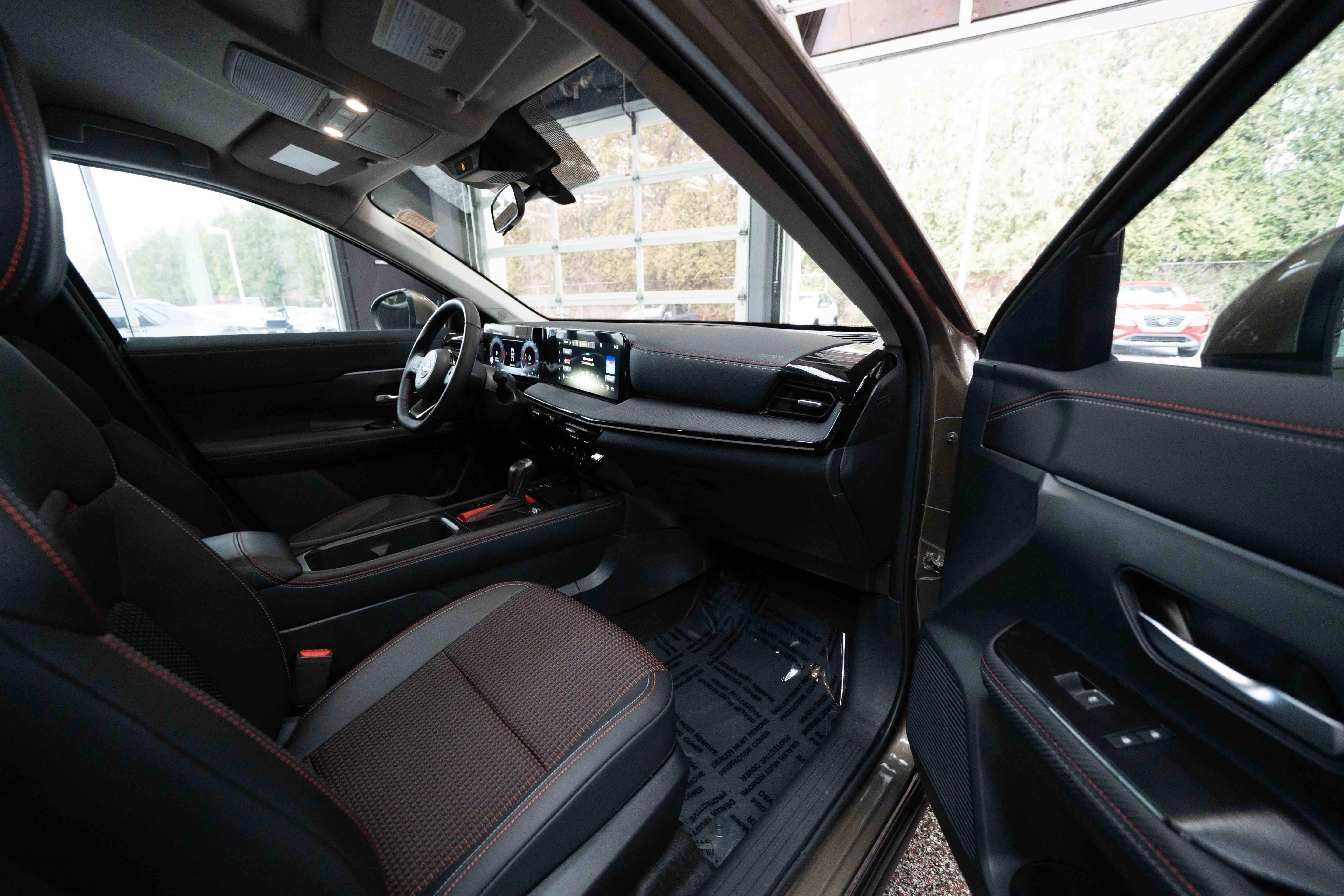 Used 2025 Nissan Kicks SR image 26