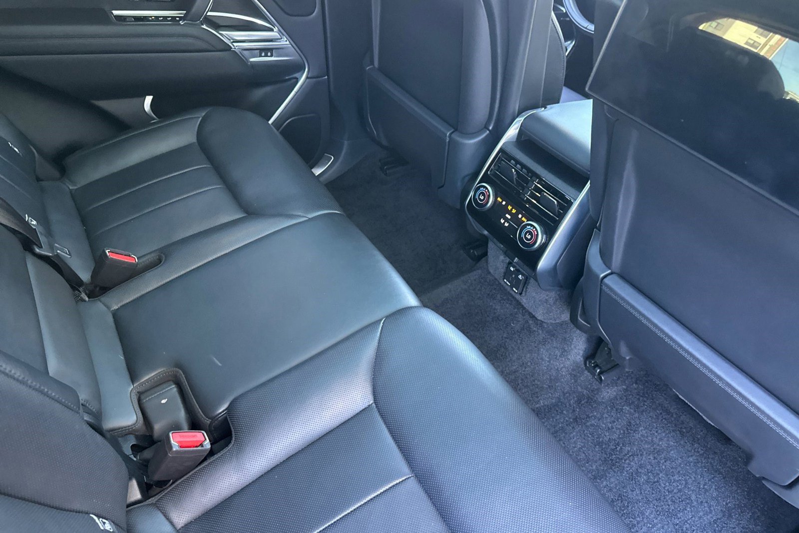 Certified 2023 Land Rover Range Rover First Edition image 30