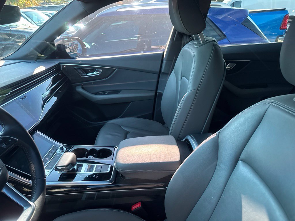 Used 2019 Audi Q8 Premium w/ Convenience Package AWD/4WD image 4