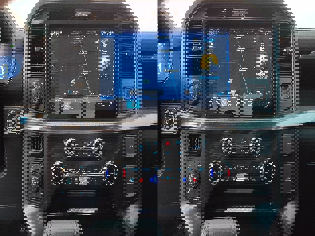 Used 2025 Ford F150 Lariat w/ Equipment Group 501A Mid image 16