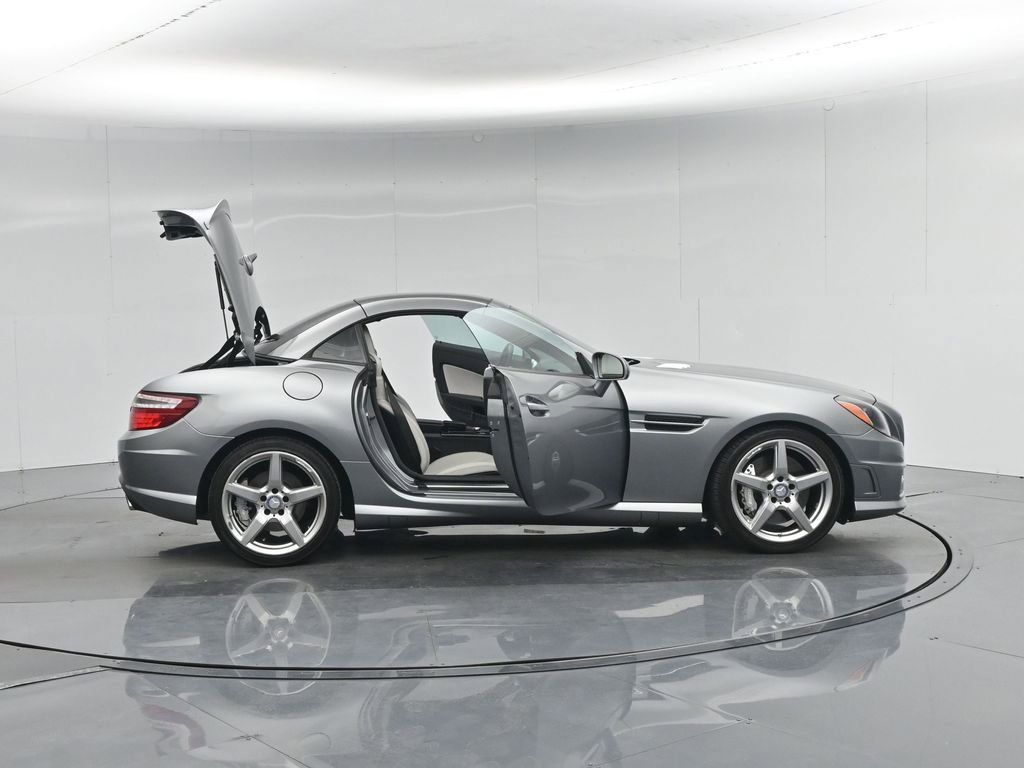 Used 2015 Mercedes-Benz SLK 250 image 3