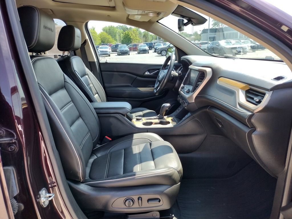 Used 2017 GMC Acadia Denali w/ Technology Package AWD/4WD image 23