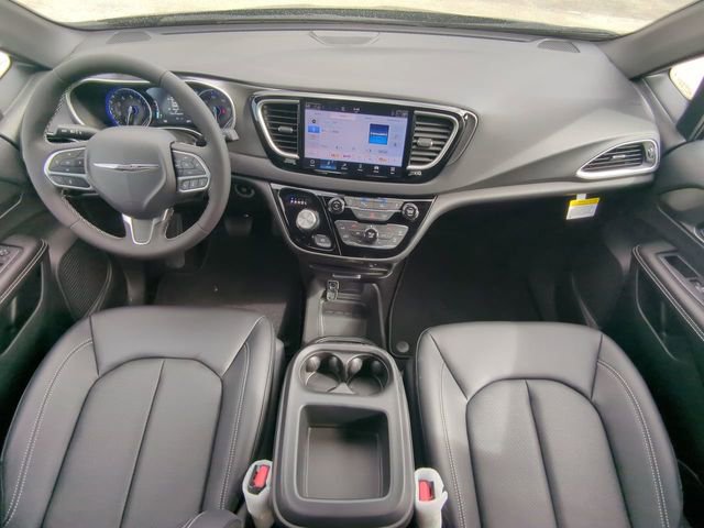 New 2026 Chrysler Voyager LX image 18