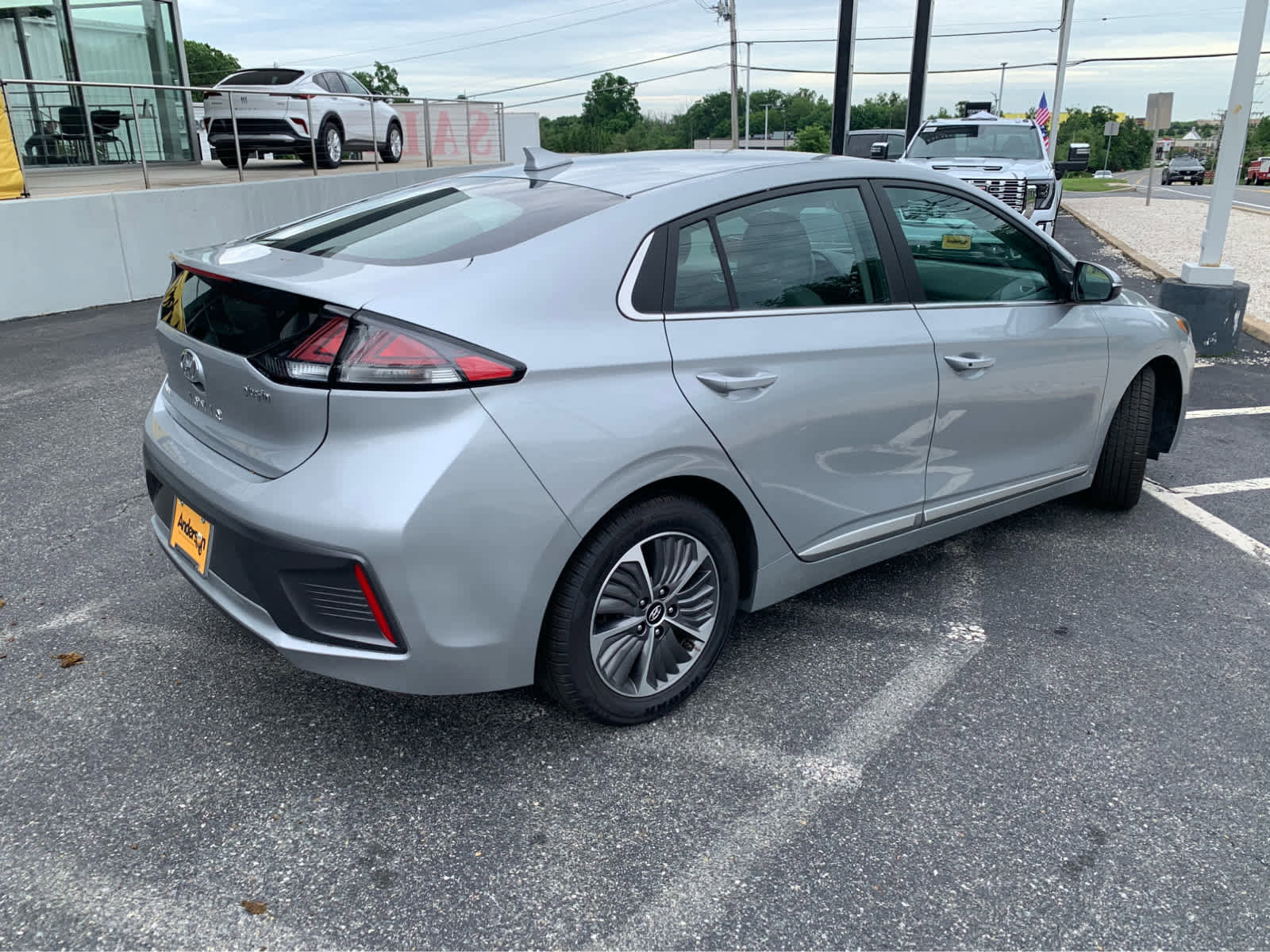 Used 2021 Hyundai Ioniq SEL FWD image 7