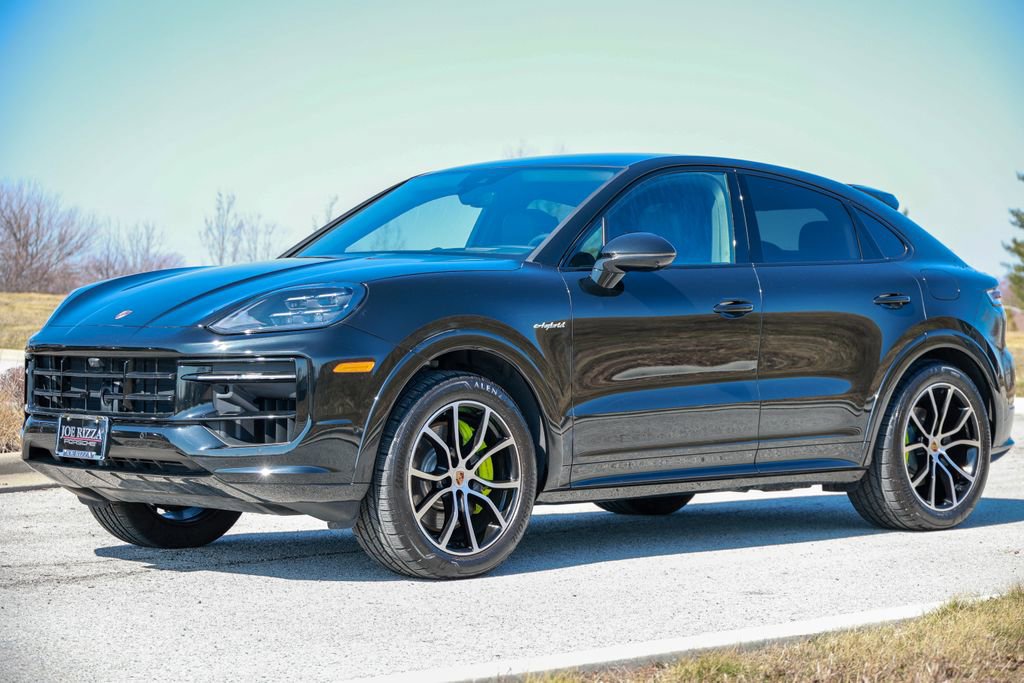 Certified 2025 Porsche Cayenne E-Hybrid Coupe image 8