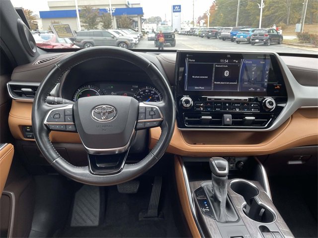 Used 2021 Toyota Highlander Platinum image 16
