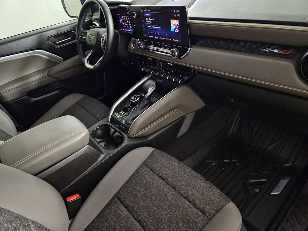 Used 2024 Chevrolet Colorado ZR2 w/ Technology Package AWD/4WD image 31