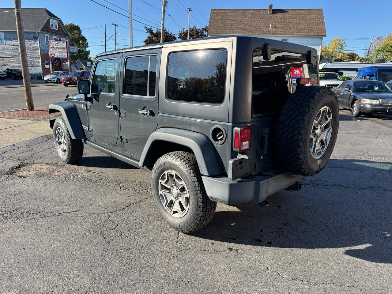 Used 2018 Jeep Wrangler Unlimited Rubicon w/ Connectivity Group AWD/4WD image 7
