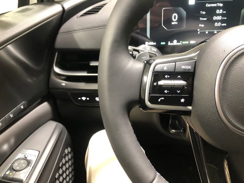 New 2026 Kia Carnival SX Prestige image 25