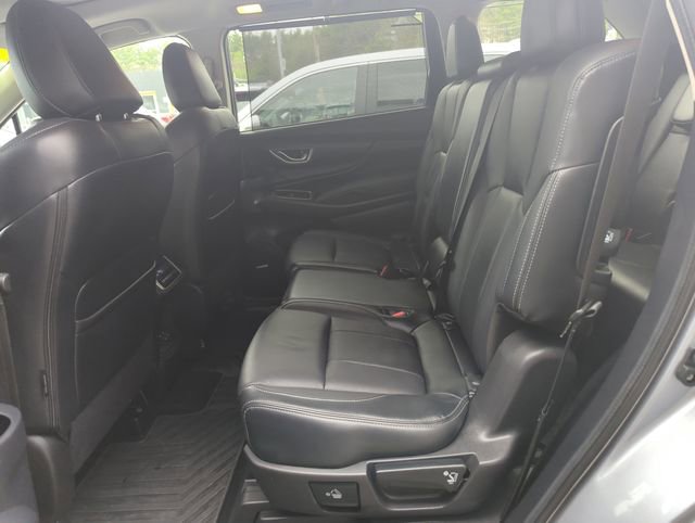 Used 2023 Subaru Ascent Limited w/ Technology Package AWD/4WD image 31