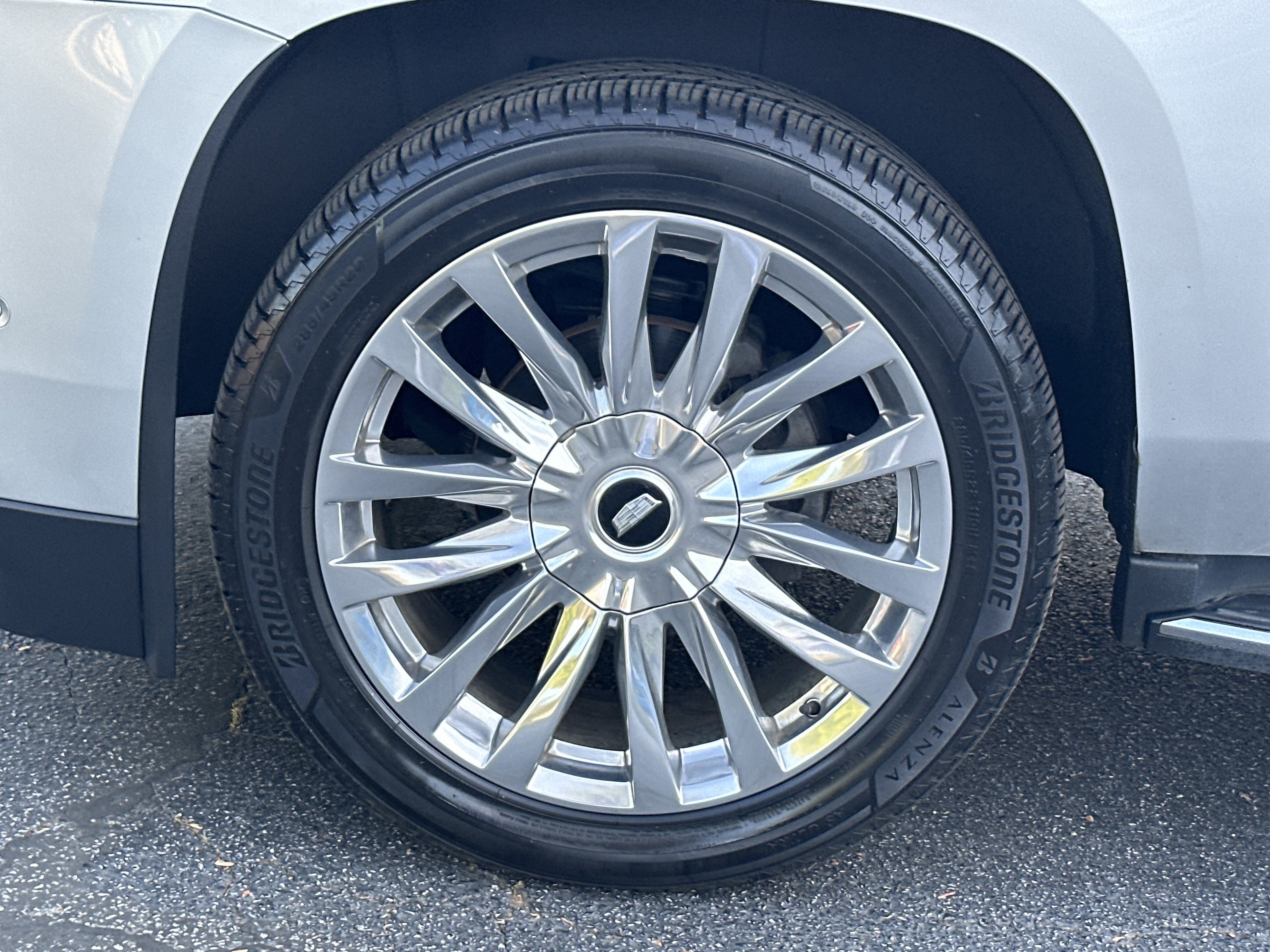 Used 2017 Cadillac Escalade Luxury image 14