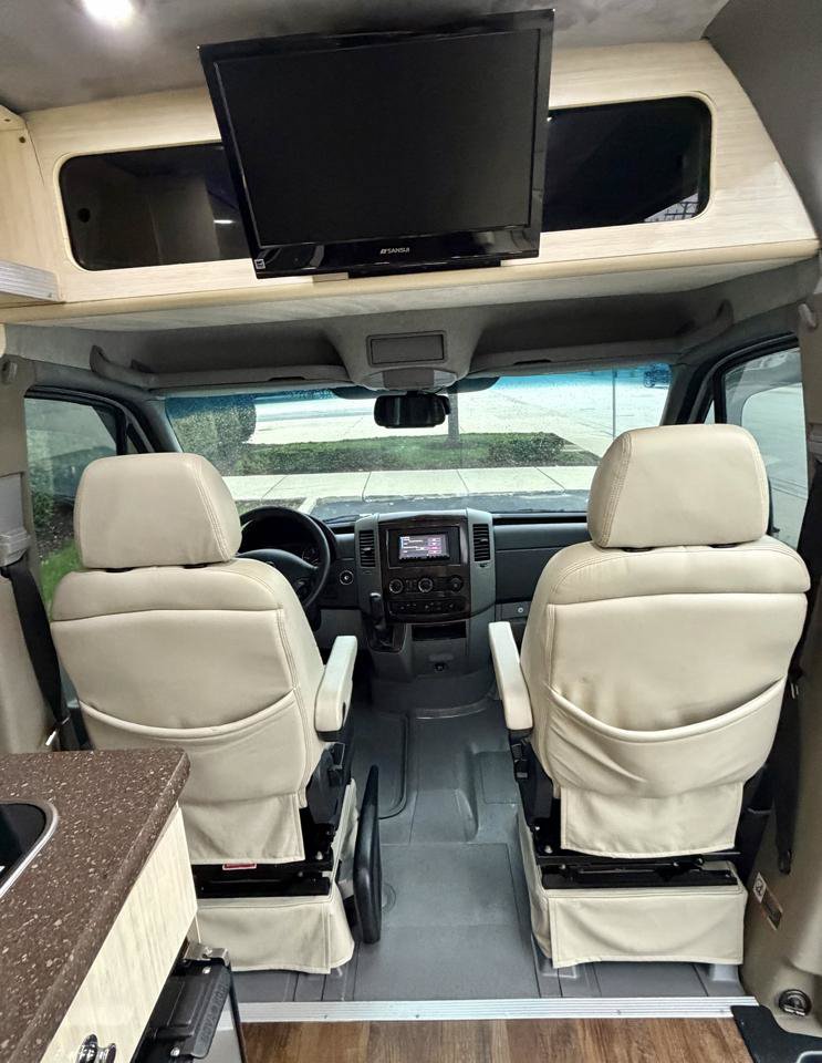 Used 2012 Mercedes-Benz Sprinter 3500 image 41