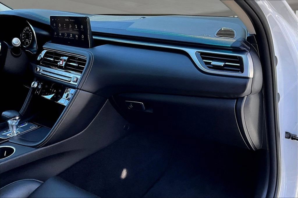 Used 2024 Genesis G70 2.5T image 25