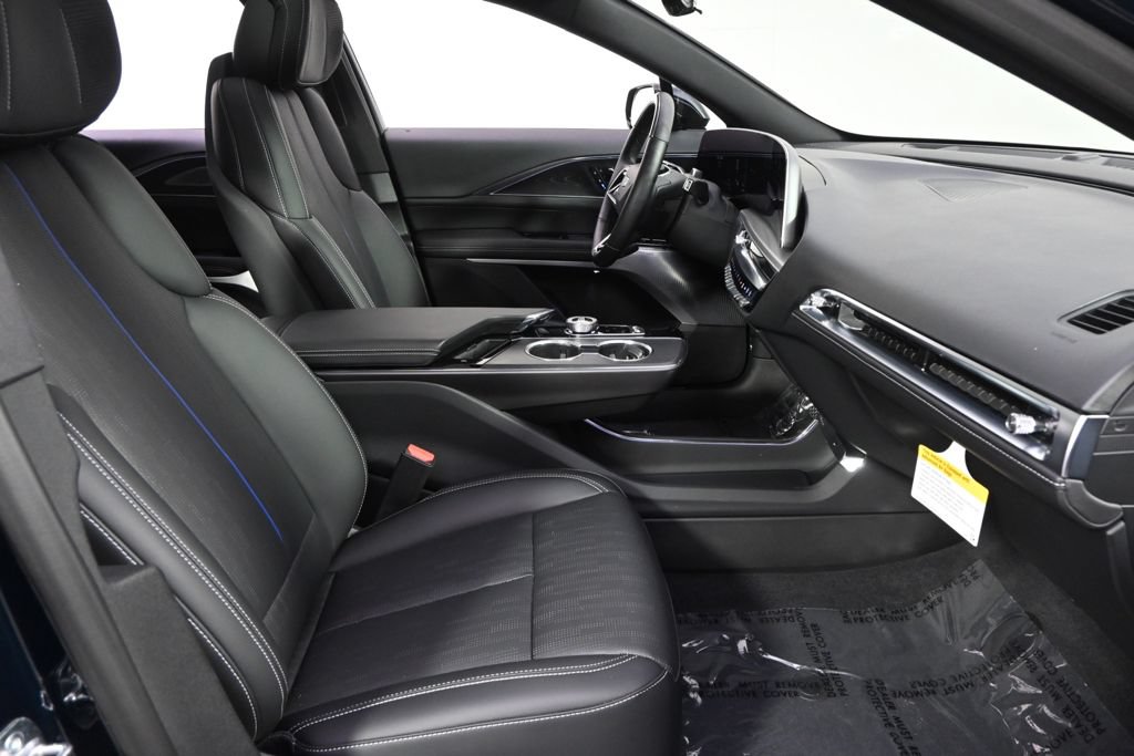 New 2026 Cadillac Lyriq Premium Luxury w/ LPO, Floor Liner Package AWD/4WD image 16