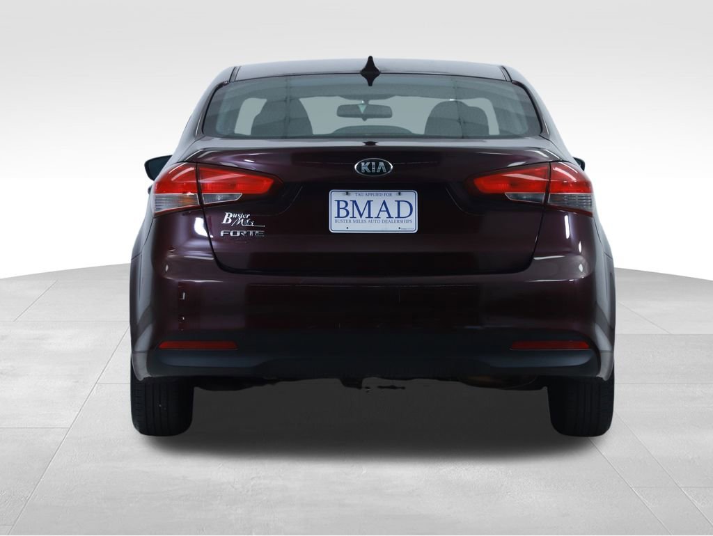 Used 2017 Kia Forte LX image 11