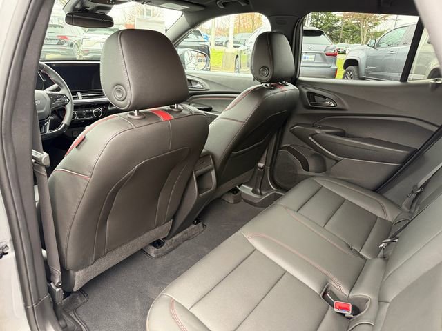 Used 2025 Chevrolet Trax RS w/ Driver Confidence Package image 31