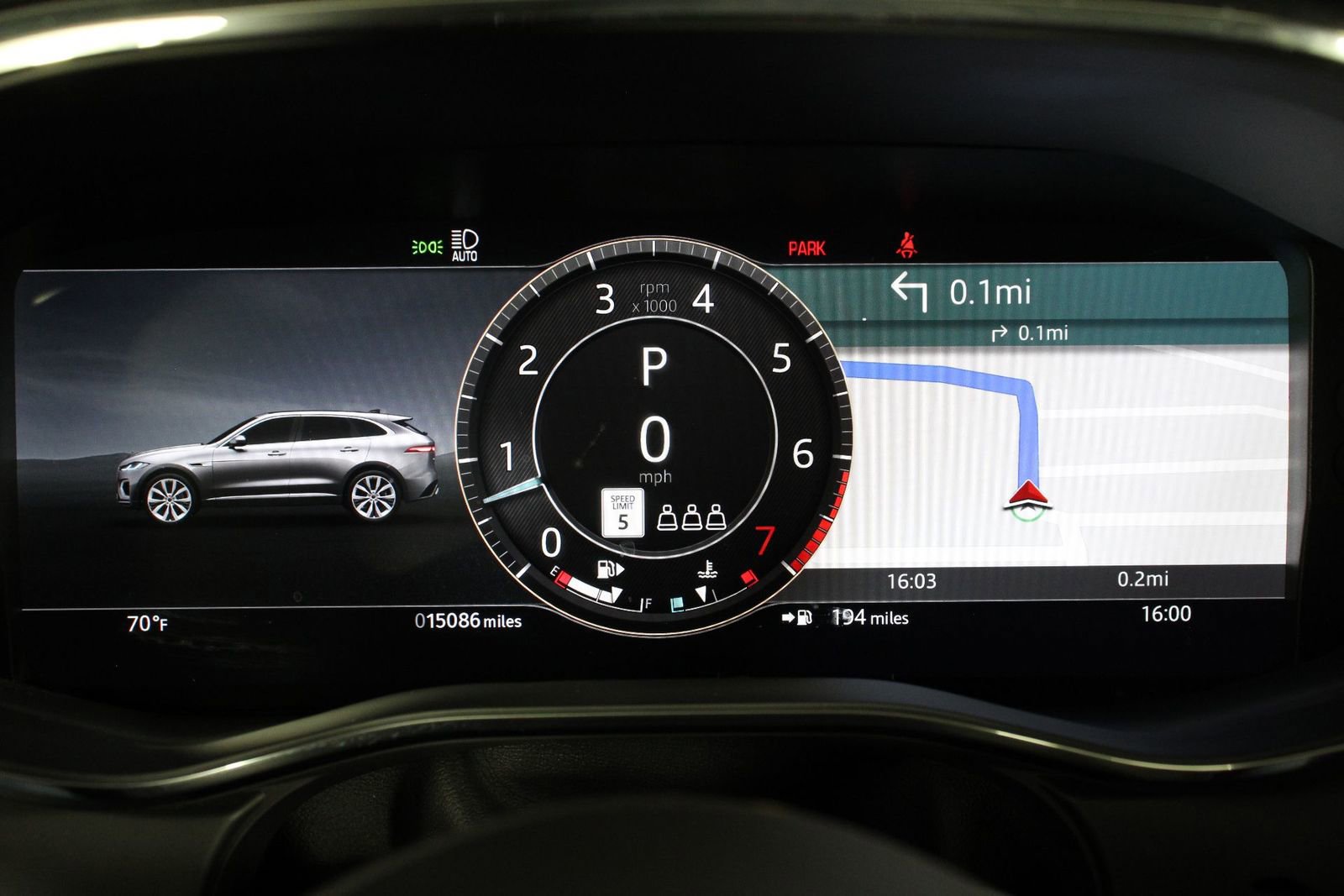 Used 2024 Jaguar F-PACE R-Dynamic S image 12