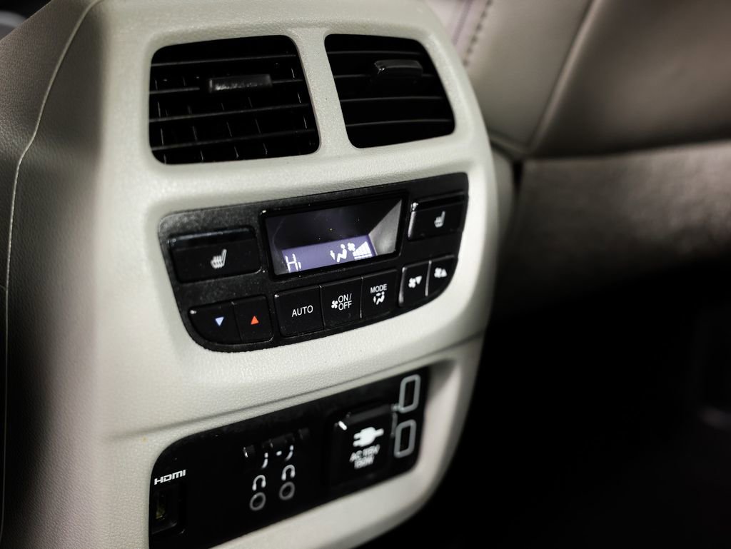 Used 2021 Honda Pilot Touring image 19