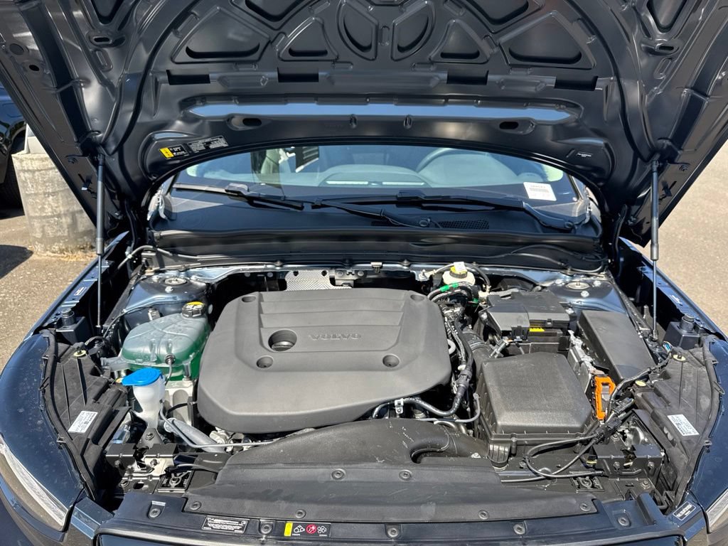 New 2026 Volvo XC40 B5 Core w/ Climate Package AWD/4WD image 29