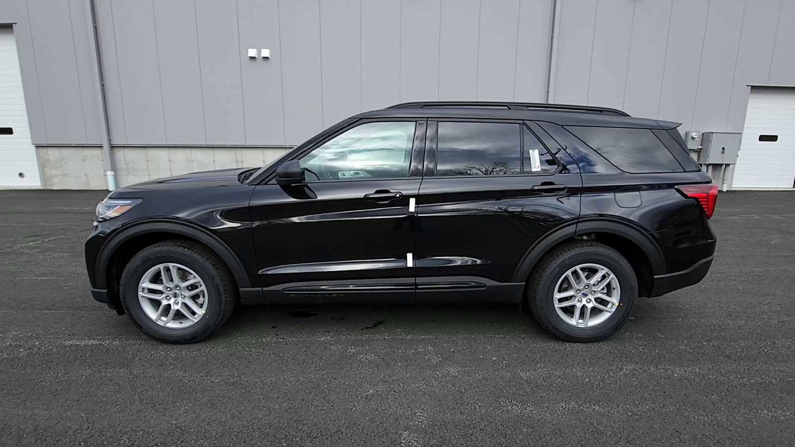 New 2026 Ford Explorer Active image 5