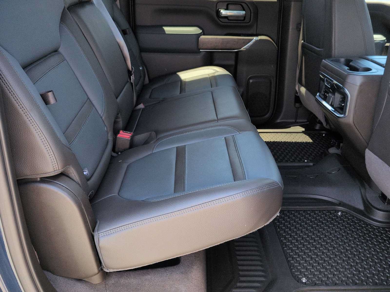 Used 2023 GMC Sierra 2500 Denali w/ Denali Ultimate Package AWD/4WD image 21