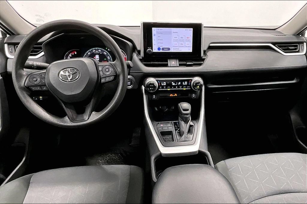 Used 2025 Toyota RAV4 XLE FWD image 17