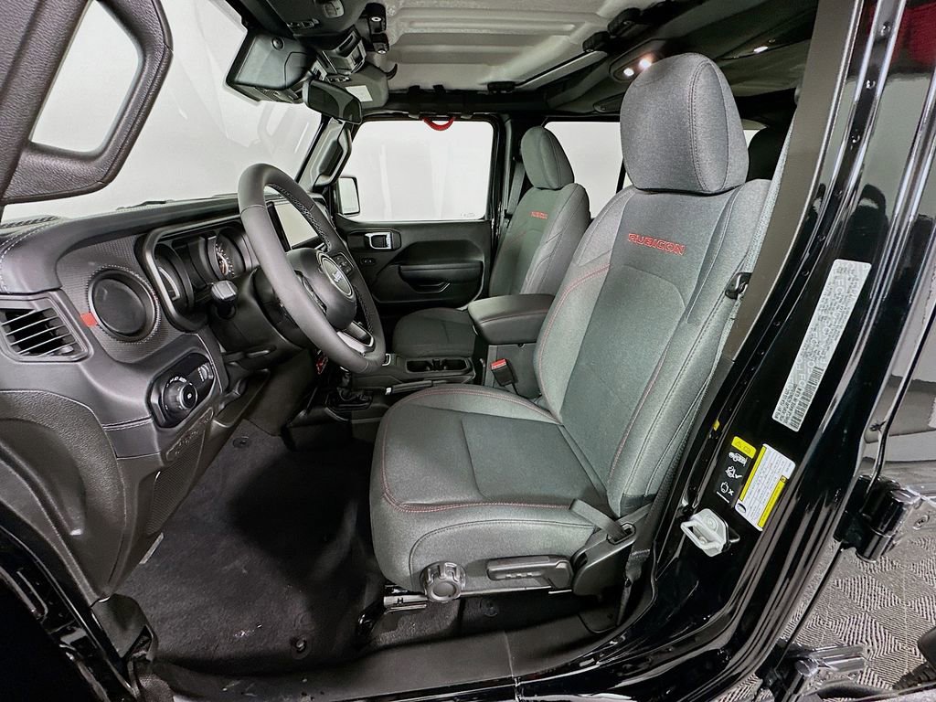 Used 2025 Jeep Wrangler Unlimited Rubicon w/ Convenience Group AWD/4WD image 20
